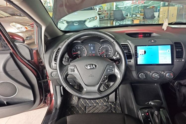 Used Kia K3 2016 1.6L Automatic GLS Steering Wheel