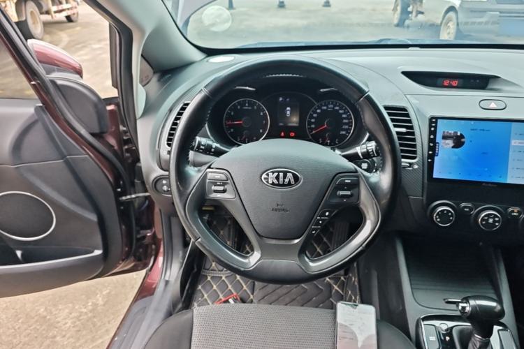 Used Kia K3 2016 1.6L Automatic GLS Steering Wheel