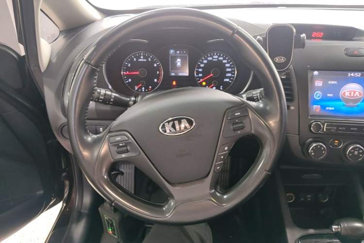 Used Kia K3 2016 1.6L Automatic GLS Steering Wheel