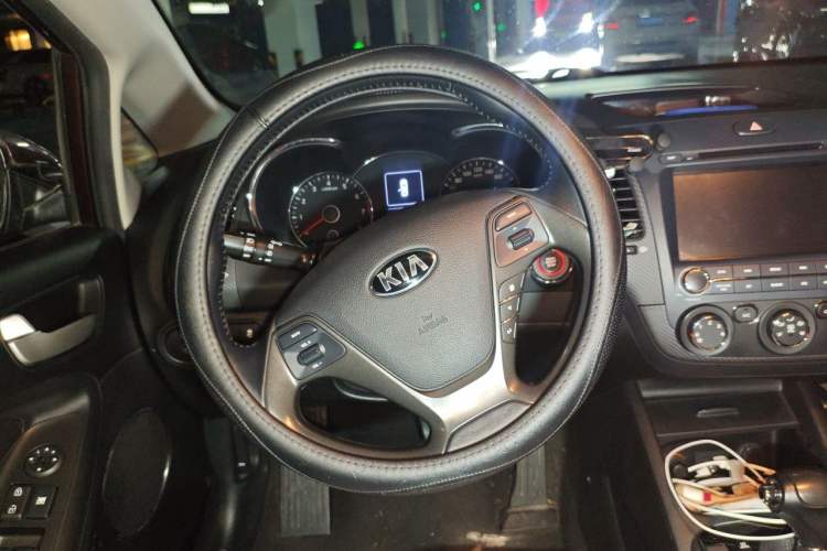 Used Kia K3 2016 1.6L Automatic GLS Steering Wheel
