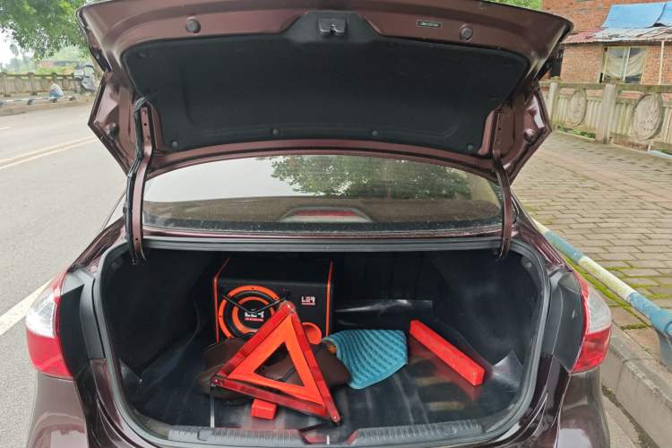 Used Kia K3 2016 1.6L Automatic GLS Trunk
