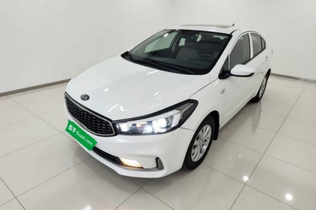 Kia K3 2016 1.6L Automatic with Sunroof usado