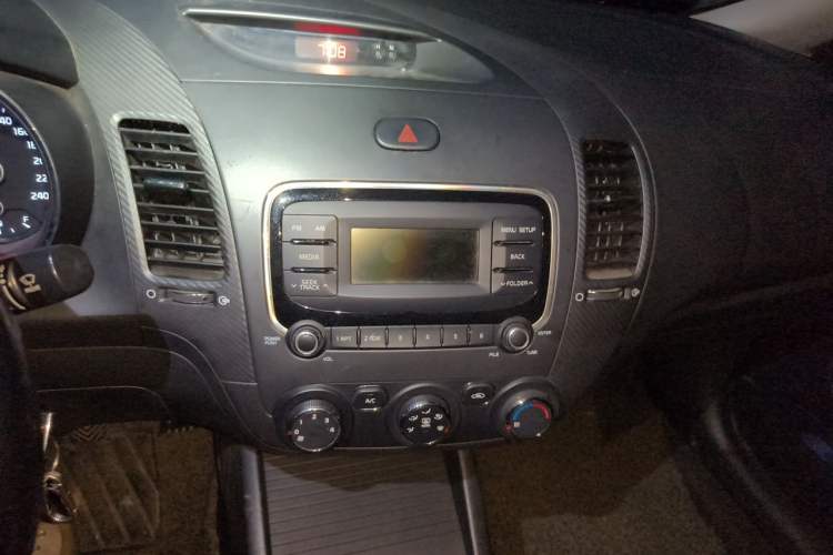 Used Kia K3 2016 1.6L Manual GLS Audio And AC Panel
