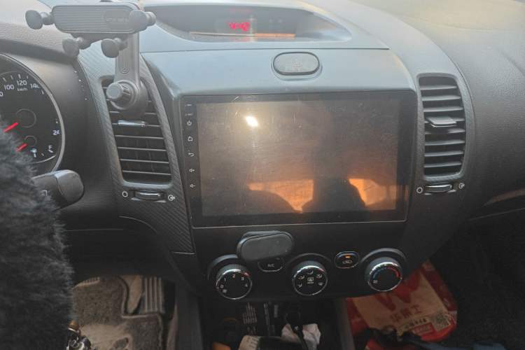 Used Kia K3 2016 1.6L Automatic GL Audio And AC Panel