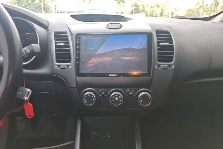 Used Kia K3 2016 1.6L Manual GL Audio And AC Panel