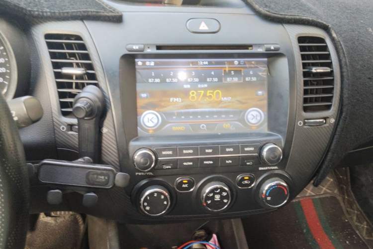Used Kia K3 2016 1.6L Manual GL Audio And AC Panel