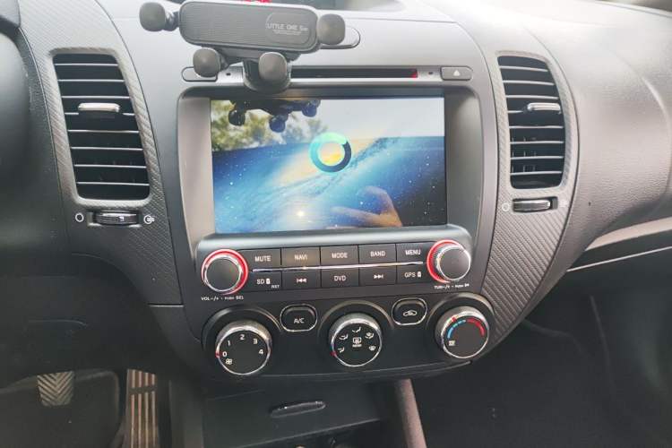 Used Kia K3 2016 1.6L Manual GLS Audio And AC Panel