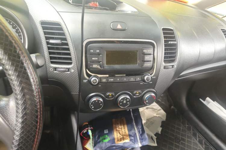 Used Kia K3 2016 1.6L Manual GL Audio And AC Panel