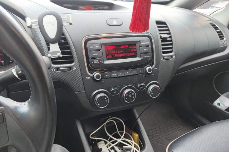 Used Kia K3 2016 1.6L Manual GLS Audio And AC Panel