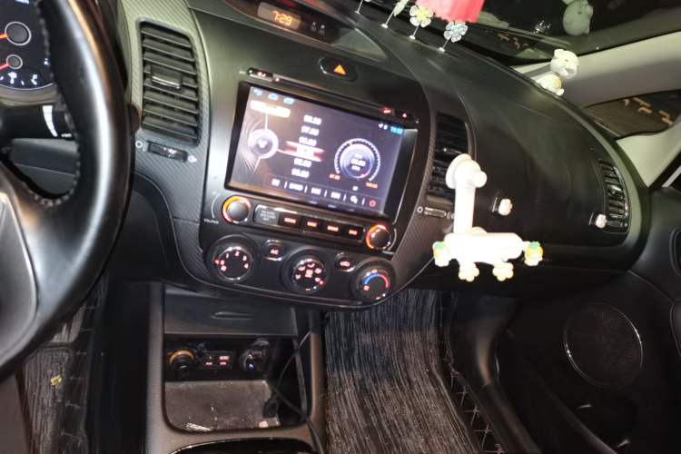 Used Kia K3 2016 1.6L Manual GLS Audio And AC Panel