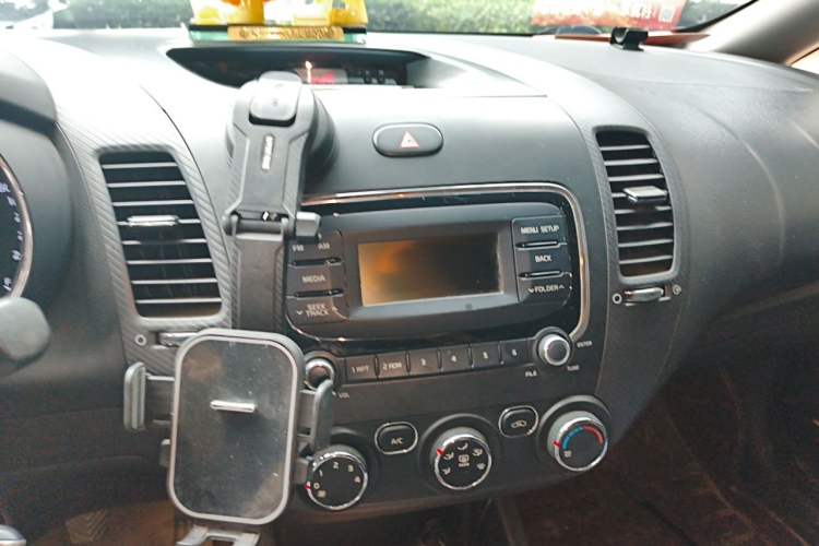 Used Kia K3 2016 1.6L Manual GL Audio And AC Panel
