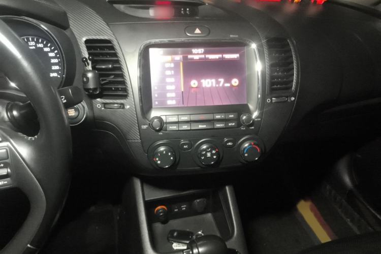 Used Kia K3 2016 1.6L Automatic DLX Audio And AC Panel