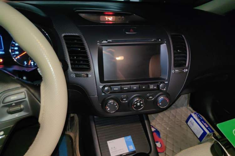 Used Kia K3 2016 1.6L Automatic GLS Audio And AC Panel