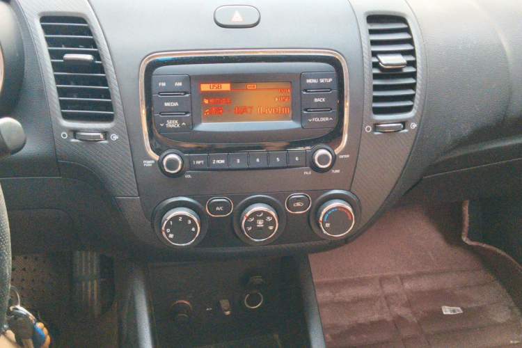 Used Kia K3 2016 1.6L Manual GL Audio And AC Panel