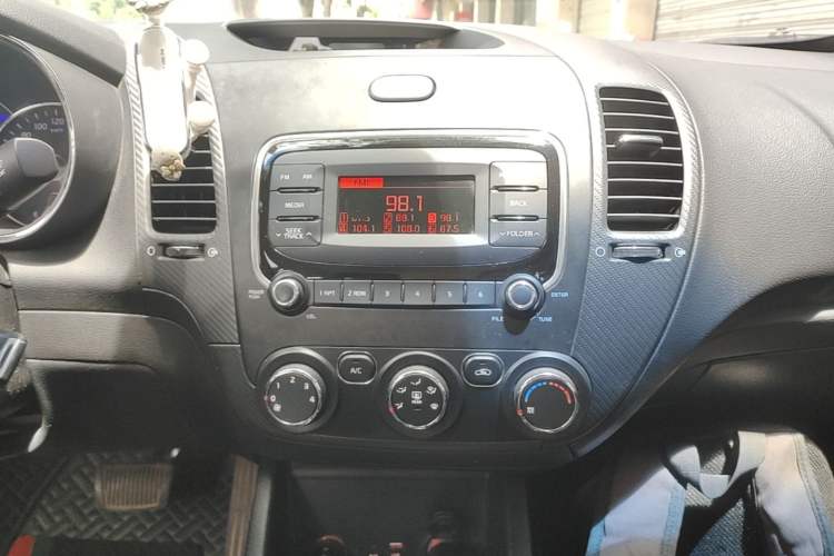 Used Kia K3 2016 1.6L Automatic GL Audio And AC Panel