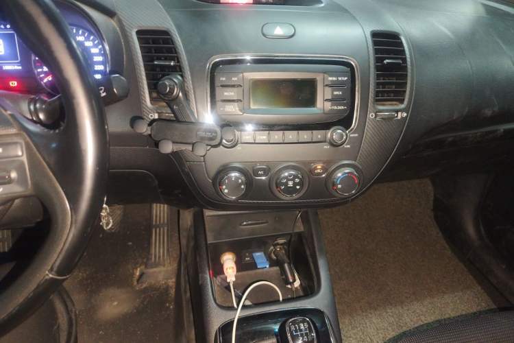 Used Kia K3 2016 1.6L Manual GLS Audio And AC Panel