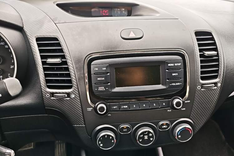 Used Kia K3 2016 1.6L Automatic with Sunroof Audio And AC Panel