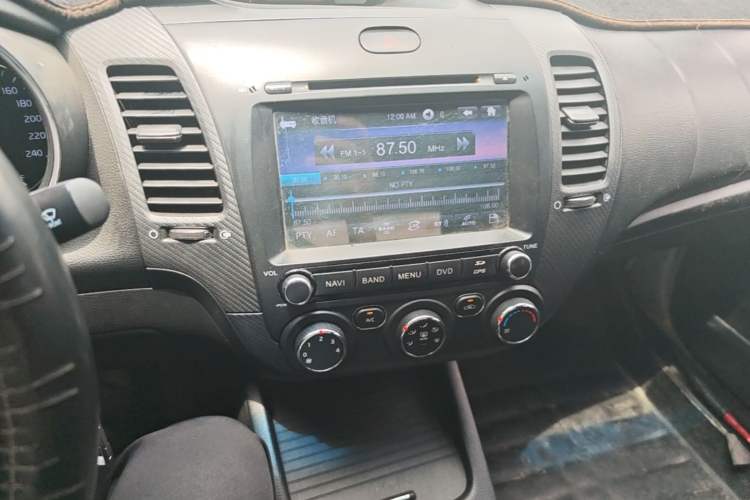 Used Kia K3 2016 1.6L Manual GLS Audio And AC Panel