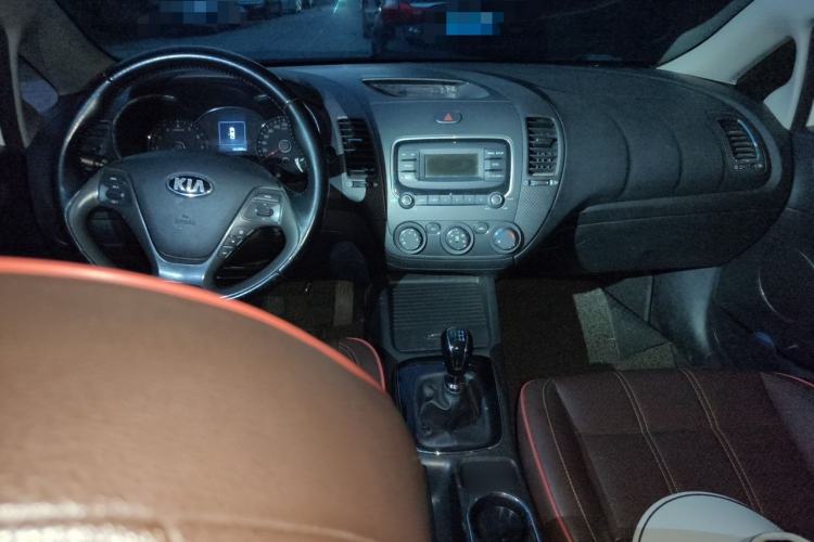 Used Kia K3 2016 1.6L Manual GLS Center Console