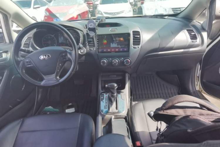 Used Kia K3 2016 1.6L Automatic GLS Center Console