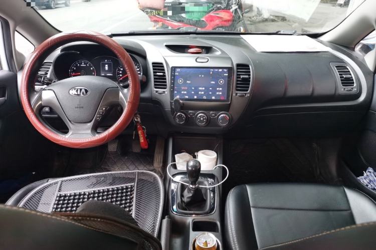 Used Kia K3 2016 1.6L Manual GL Center Console