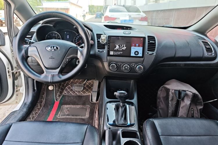 Used Kia K3 2016 1.6L Automatic GL Center Console