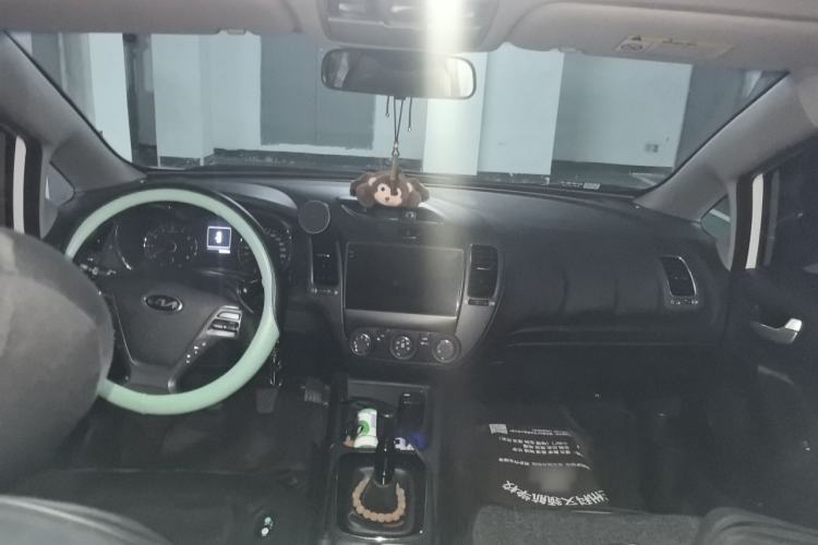 Used Kia K3 2016 1.6L Manual GL Center Console