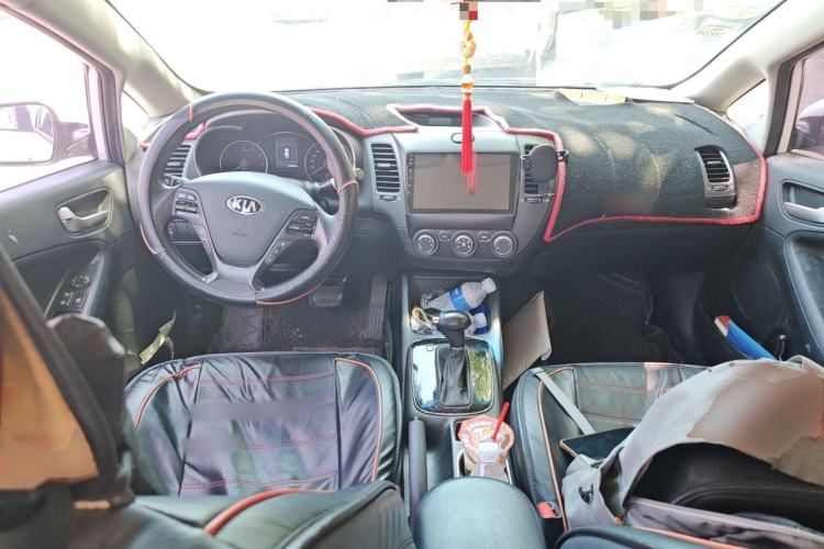 Used Kia K3 2016 1.6L Automatic GL Center Console
