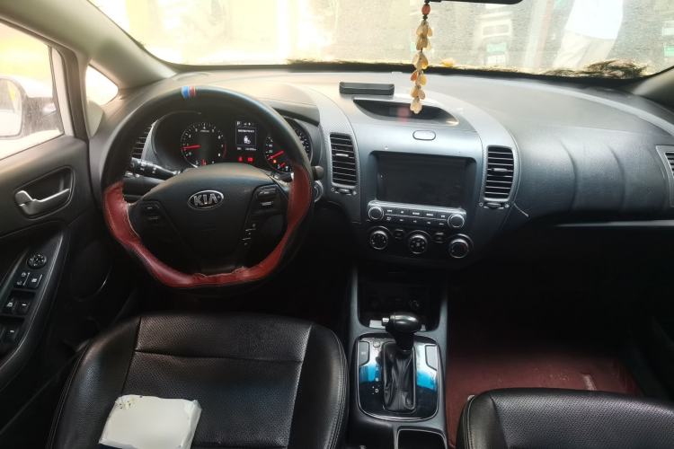 Used Kia K3 2016 1.6L Automatic GLS Center Console
