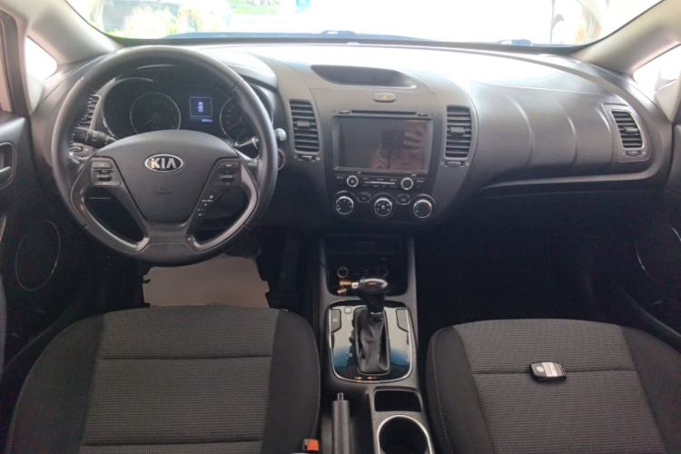Used Kia K3 2016 1.6L Automatic GLS Center Console