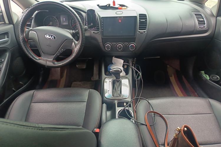 Used Kia K3 2016 1.6L Automatic GL Center Console