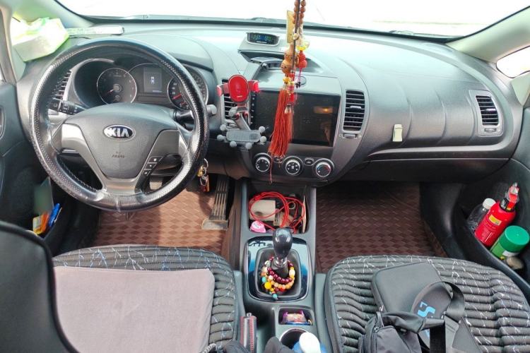Used Kia K3 2016 1.6L Manual GL Center Console