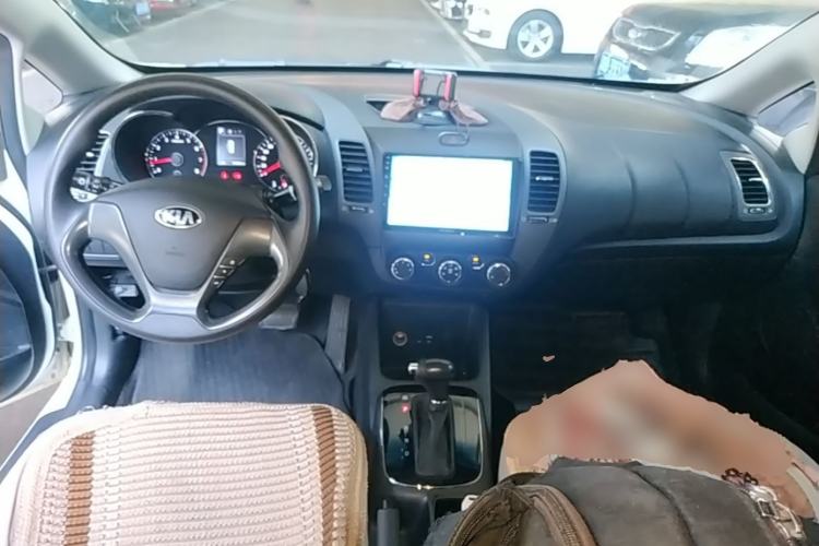 Used Kia K3 2016 1.6L Automatic GL Center Console