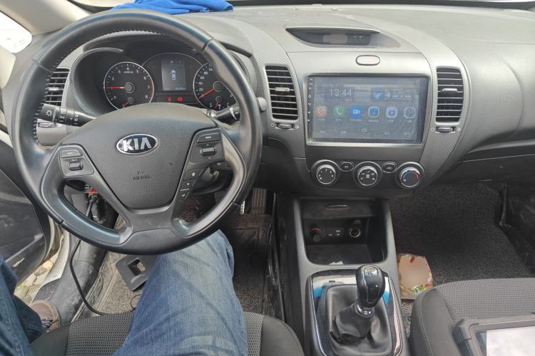 Used Kia K3 2016 1.6L Manual GLS Center Console