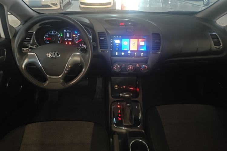 Used Kia K3 2016 1.6L Automatic GL Center Console
