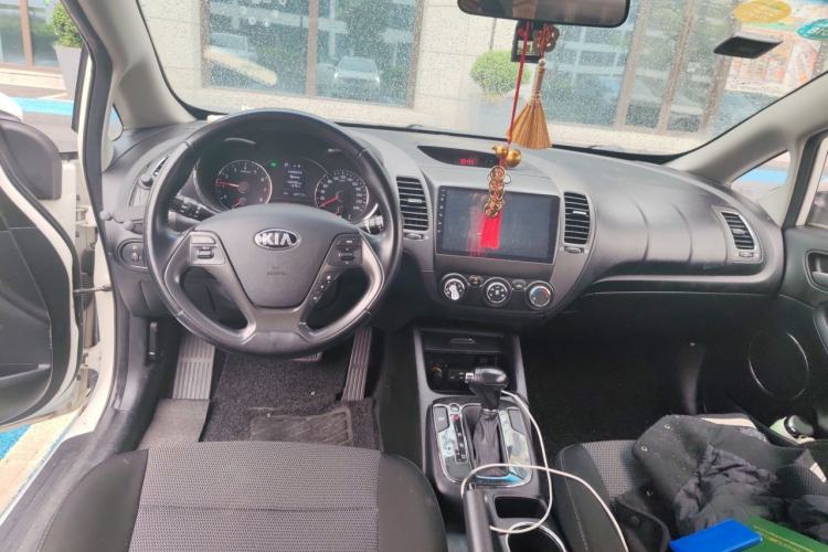 Used Kia K3 2016 1.6L Automatic GLS Center Console