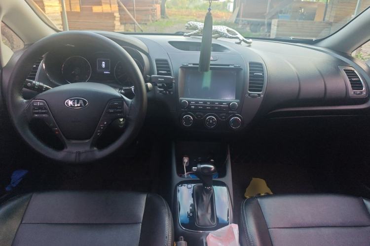 Used Kia K3 2016 1.6L Automatic GL Center Console