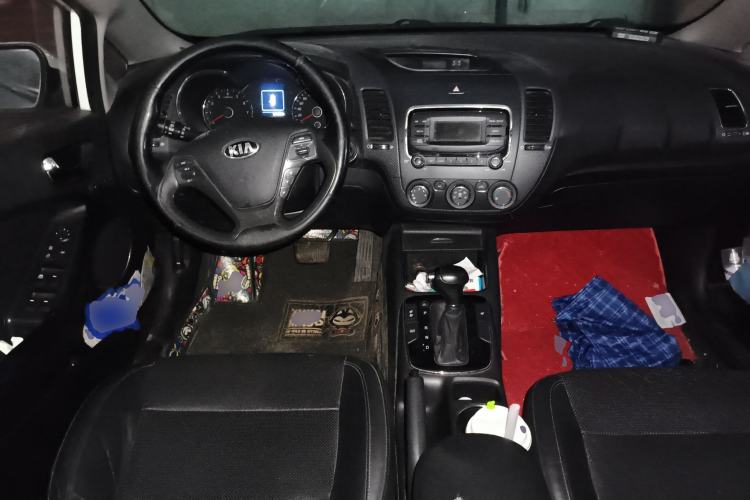Used Kia K3 2016 1.6L Automatic GLS Center Console