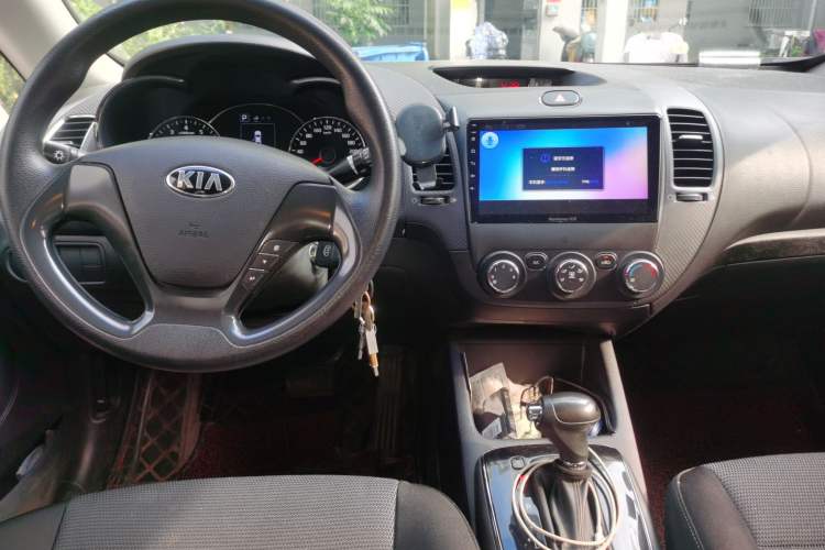 Used Kia K3 2016 1.6L Automatic GL Center Console