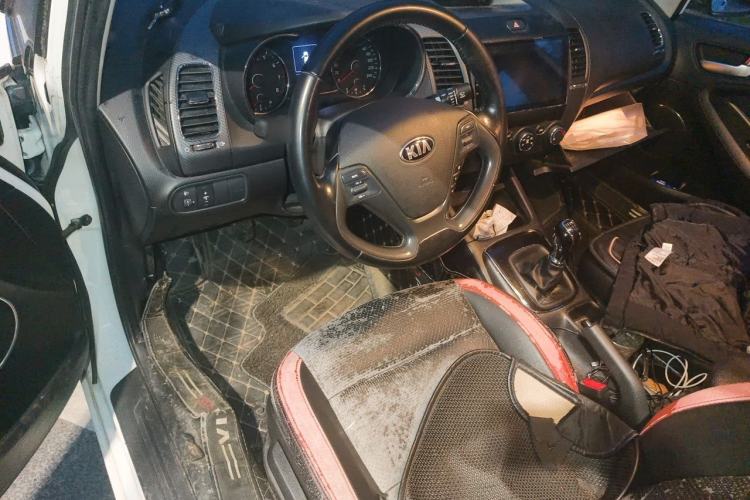 Used Kia K3 2016 1.6L Manual GLS Center Console