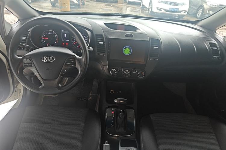 Used Kia K3 2016 1.6L Automatic GL Center Console