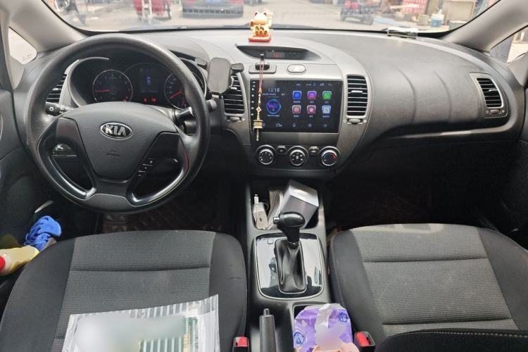 Used Kia K3 2016 1.6L Automatic GLS Center Console