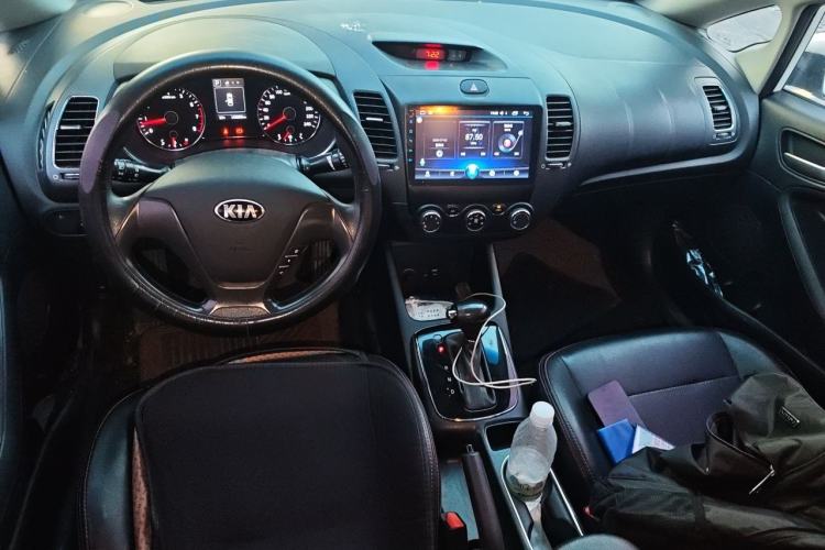 Used Kia K3 2016 1.6L Automatic GL Center Console