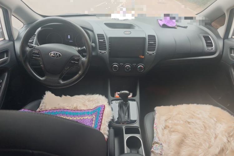 Used Kia K3 2016 1.6L Automatic GL Center Console