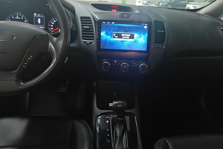 Used Kia K3 2016 1.6L Automatic GL Center Console