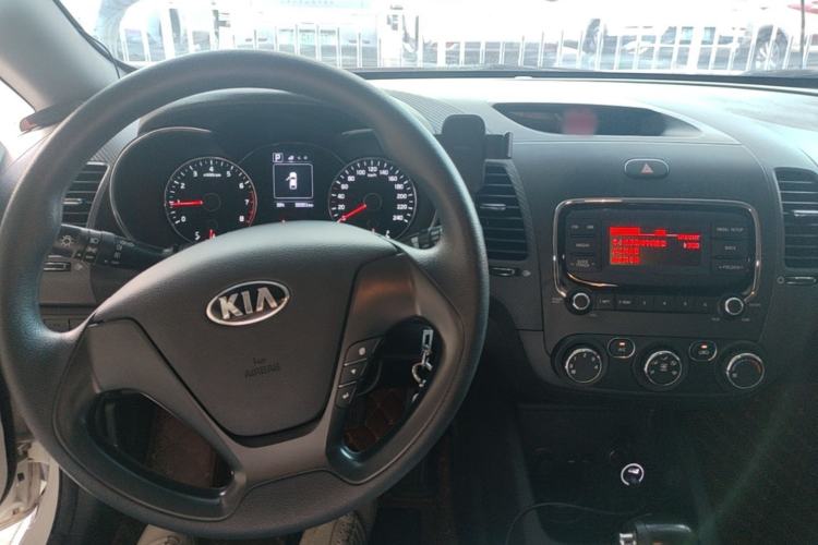 Used Kia K3 2016 1.6L Automatic GL Center Console