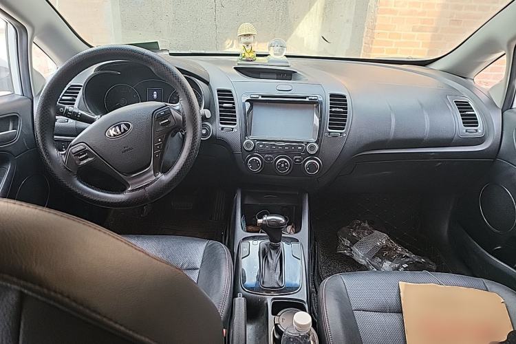 Used Kia K3 2016 1.6L Automatic GLS Center Console