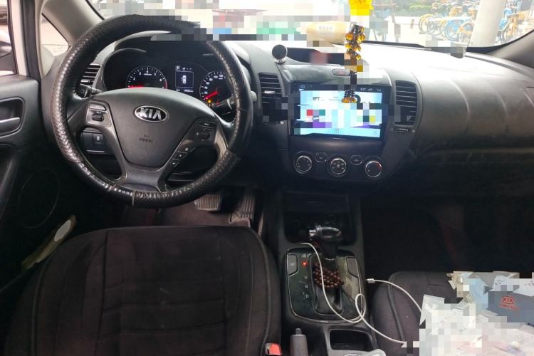 Used Kia K3 2016 1.6L Automatic GLS Center Console