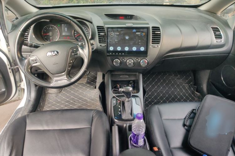 Used Kia K3 2016 1.6L Automatic GLS Center Console