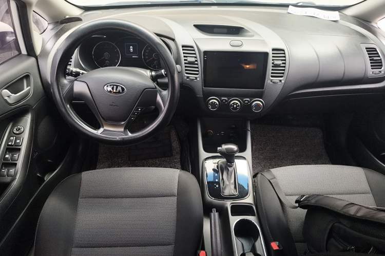 Used Kia K3 2016 1.6L Automatic GL Center Console